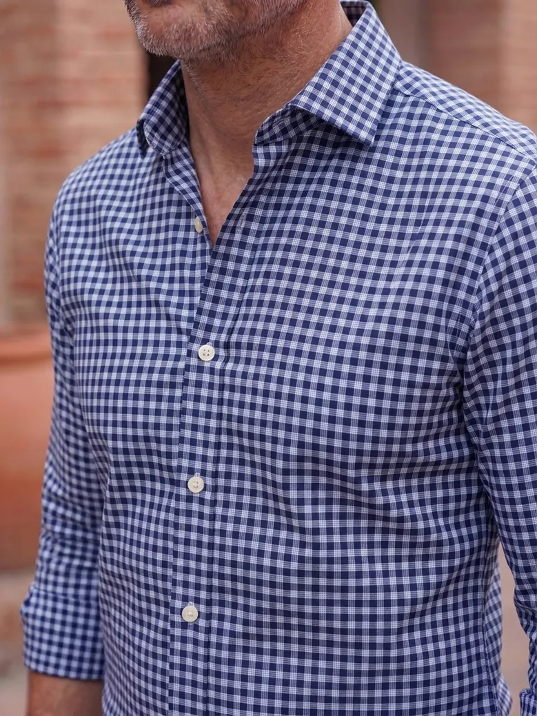 Camisa de popelina blanca lisa de fácil planchado